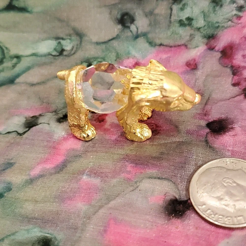Crystal menagerie bear D